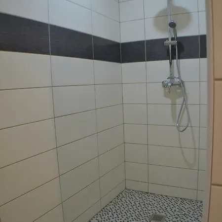 Sur La Route De Champ Colin Ferienhaus